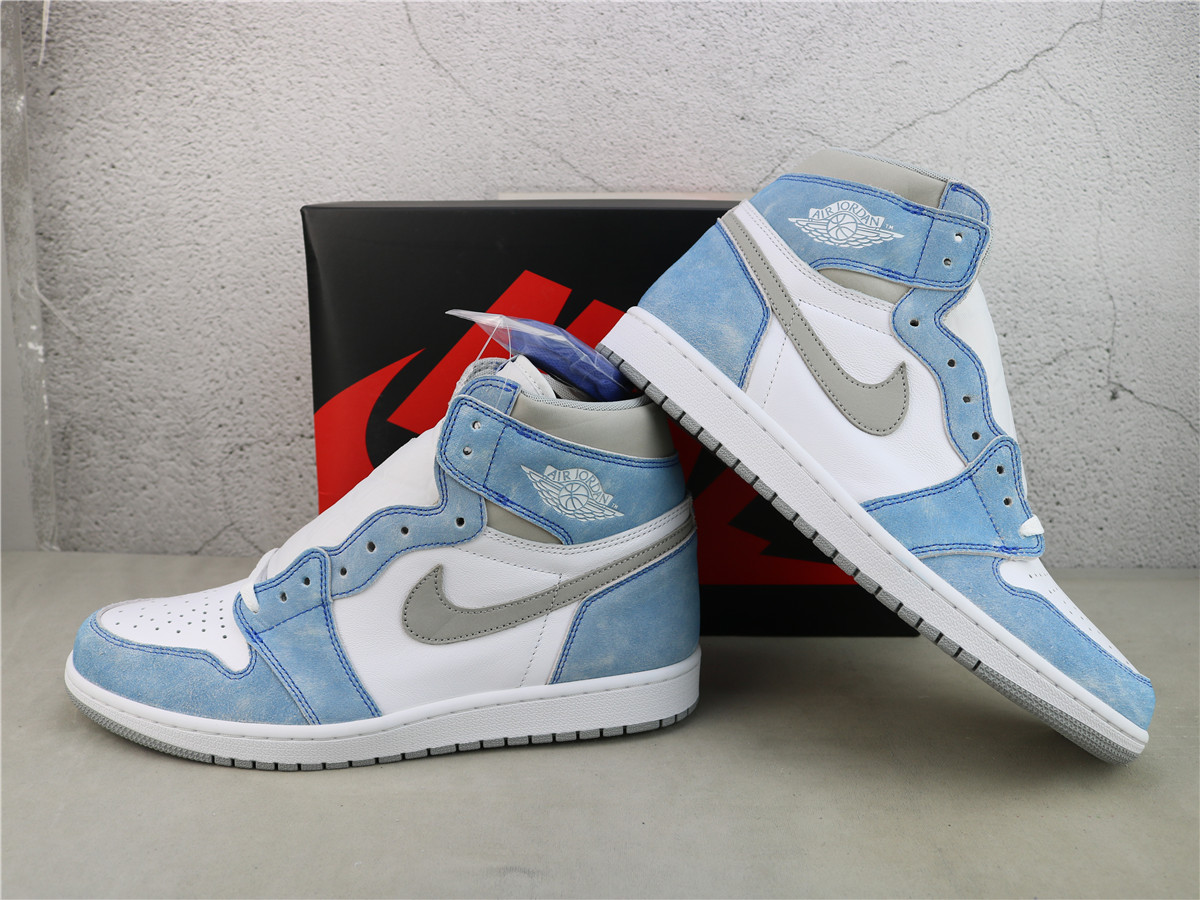 OG Batch Air Jordan 1 Retro High OG Hyper Royal 555088-402